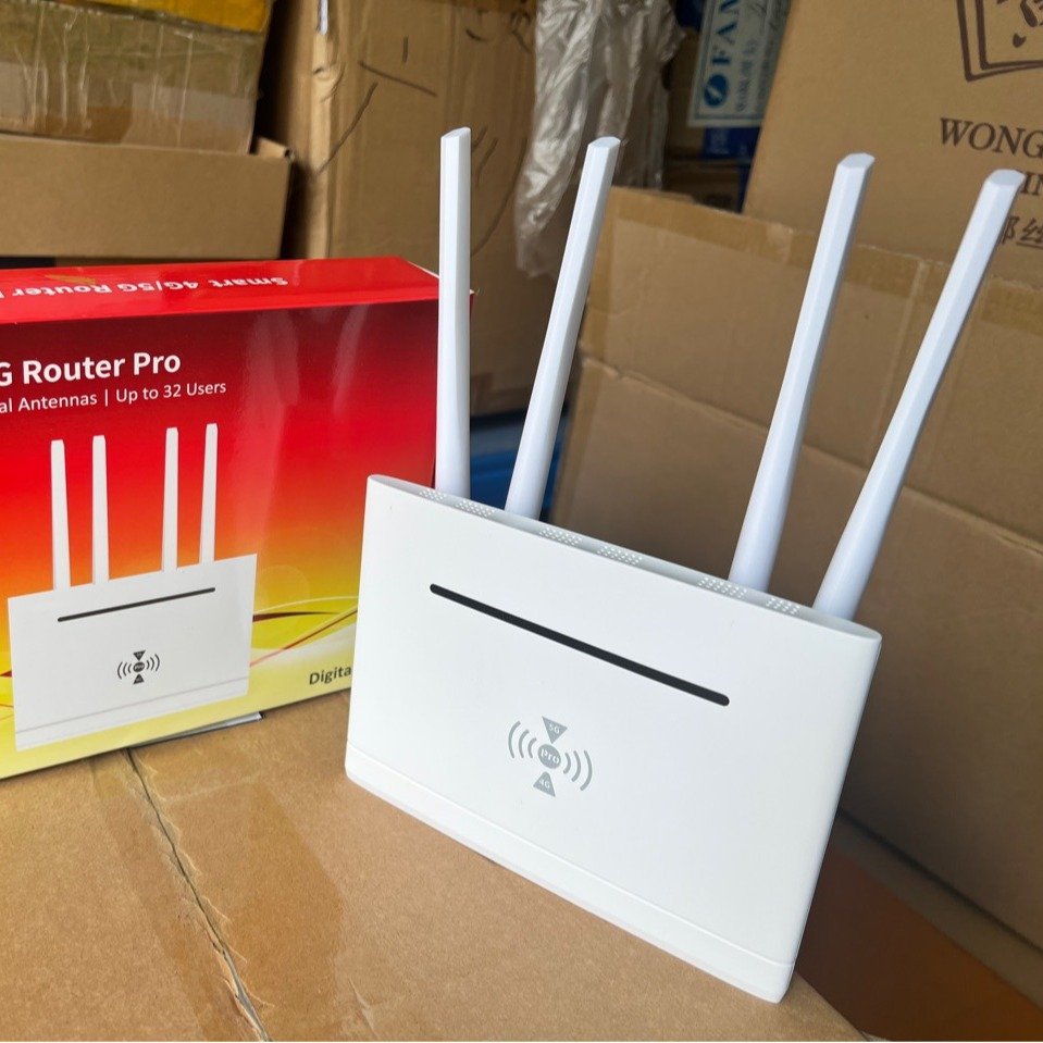 OEM High Gain Antennas Long Distance WiFi Coverage 4G LTE CPE Modem Internet SIM Card Slot 4*RJ45 Ports 2G 3G 4G WiFi Router